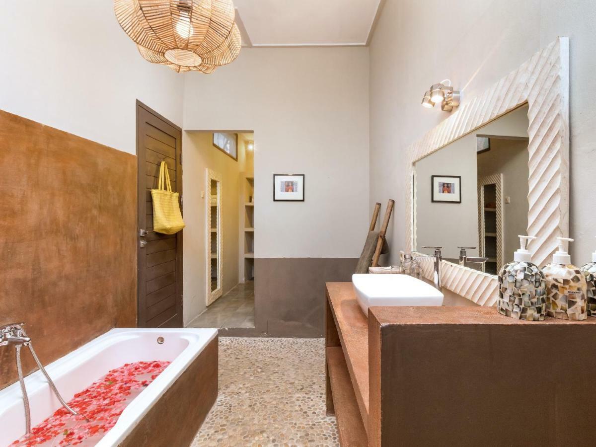 Villa Chamade Seminyak  Bagian luar foto